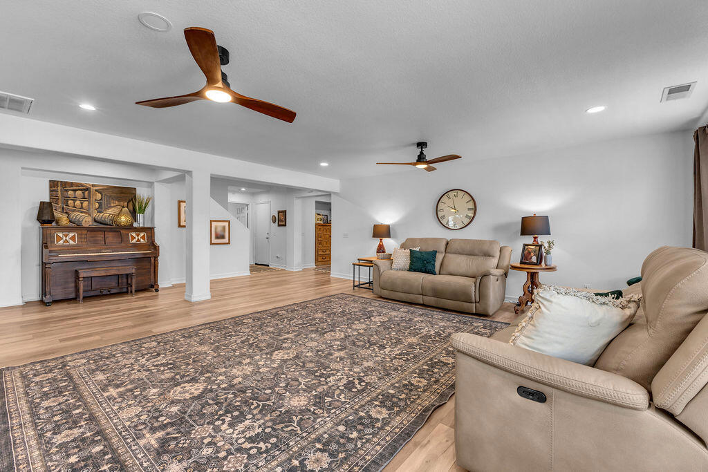 41096 Maxwell Court