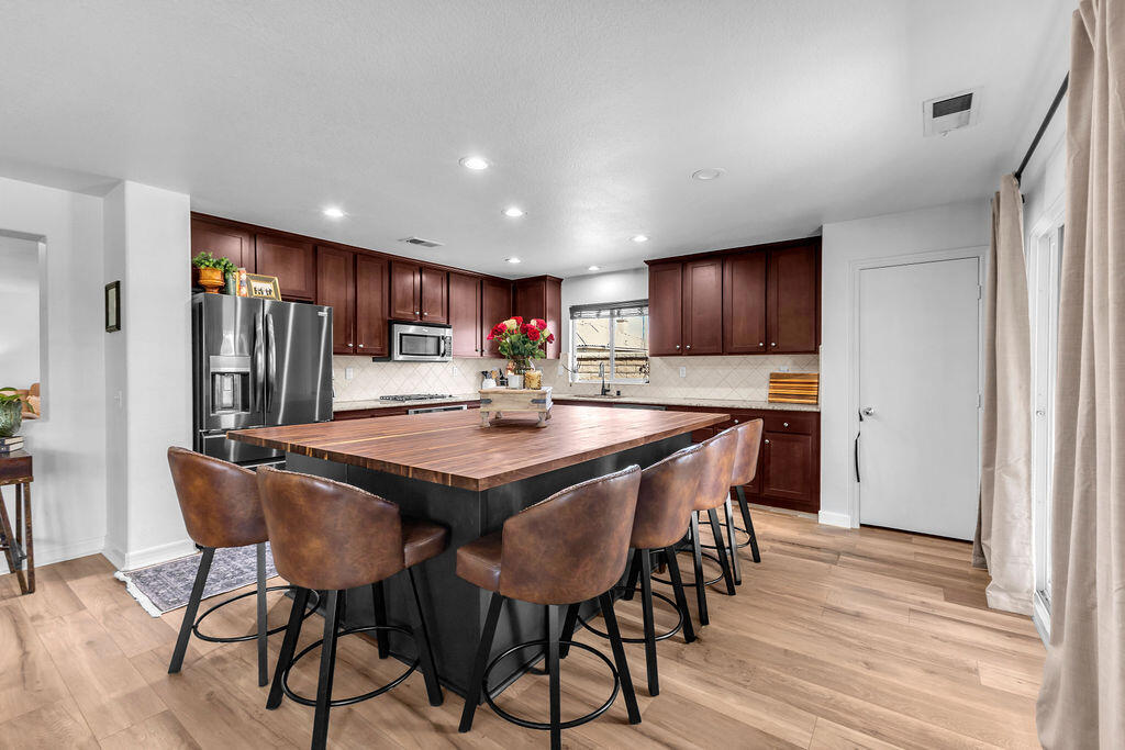 41096 Maxwell Court