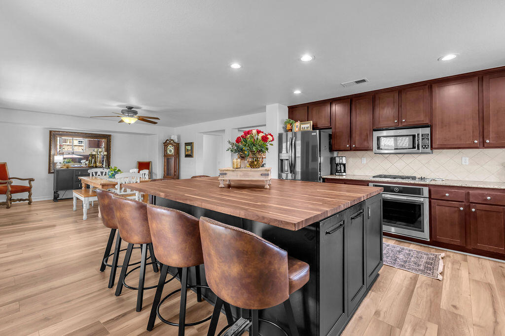41096 Maxwell Court
