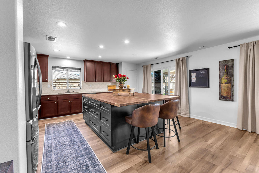 41096 Maxwell Court