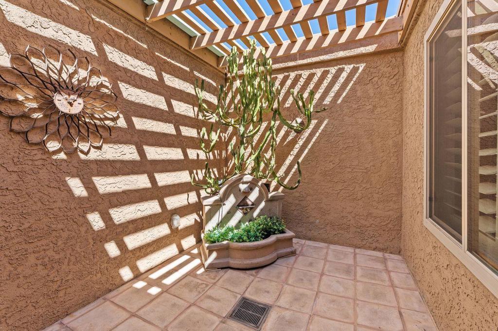 44239 Venice Court
