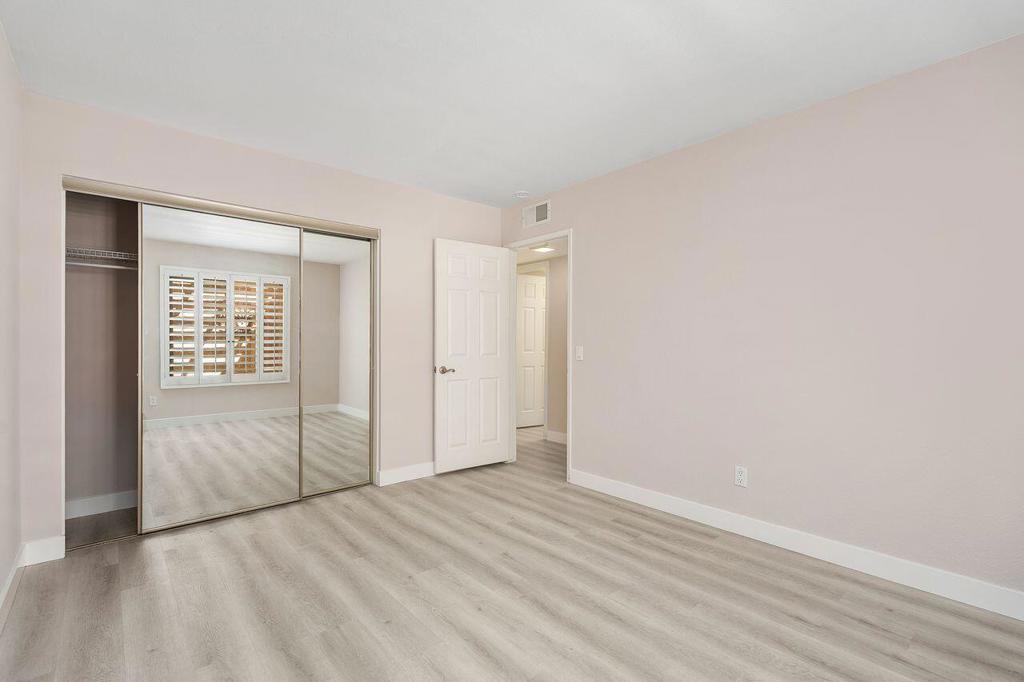 44239 Venice Court