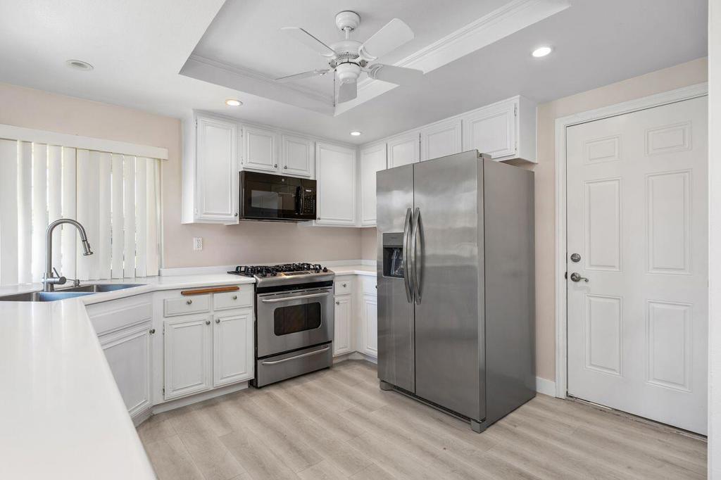 44239 Venice Court