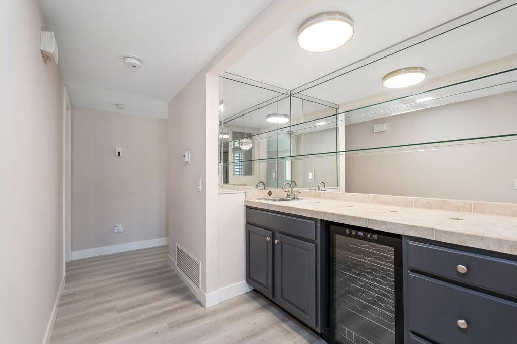 44239 Venice Court