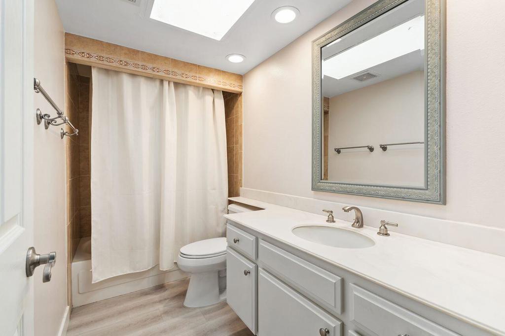 44239 Venice Court