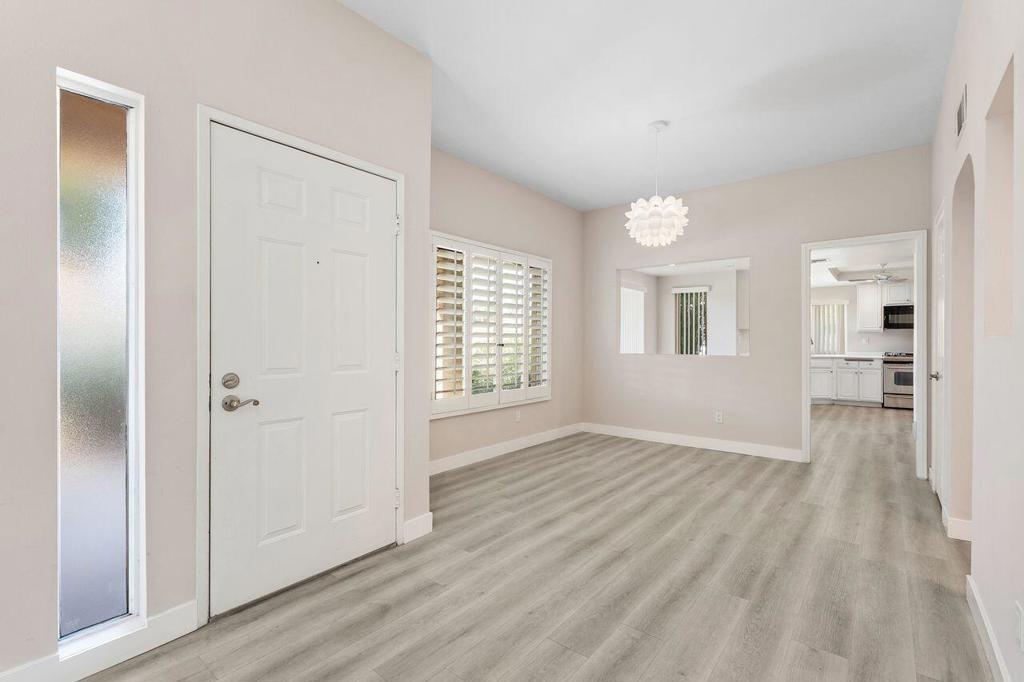44239 Venice Court