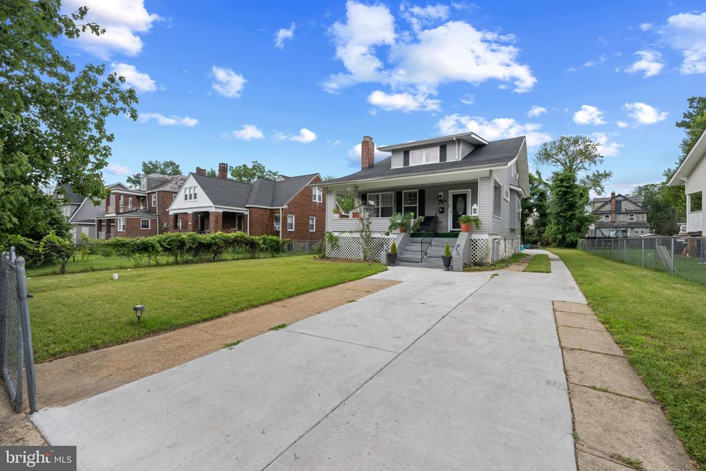 3817 BARRINGTON ROAD