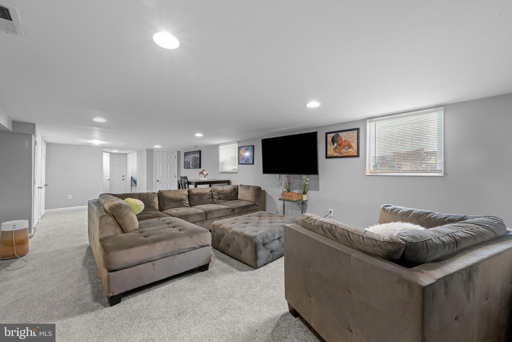 3817 BARRINGTON ROAD