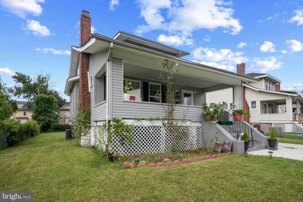 3817 BARRINGTON ROAD
