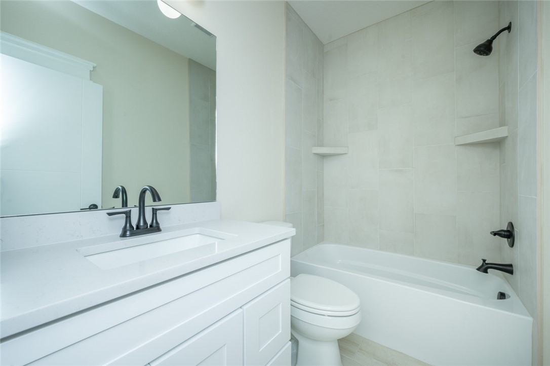 2109 NE Heritage Drive