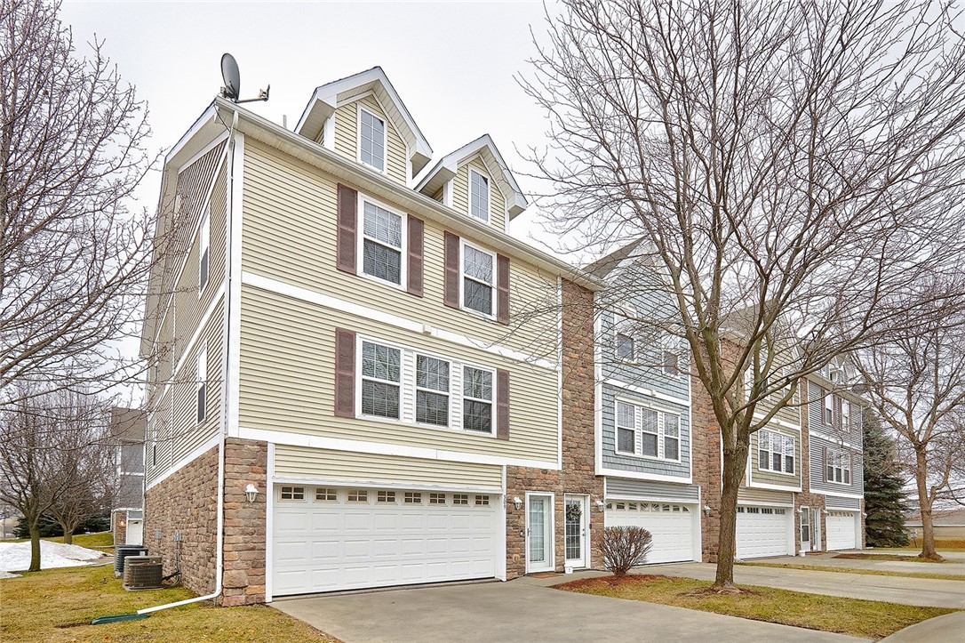 309 NE Sandalwood Street