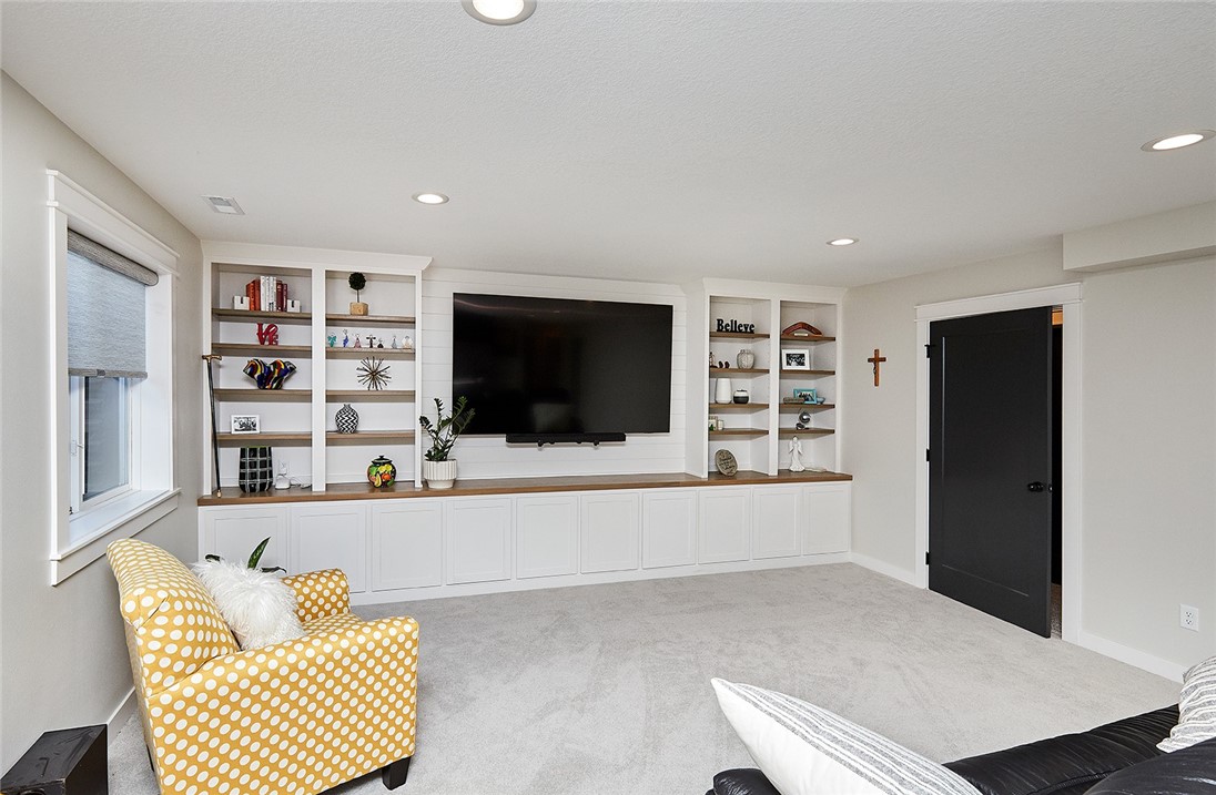 14805 North Valley Drive