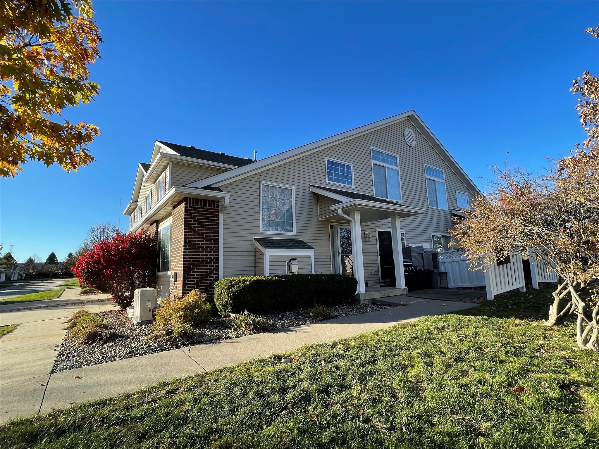 9425 Larch Lane