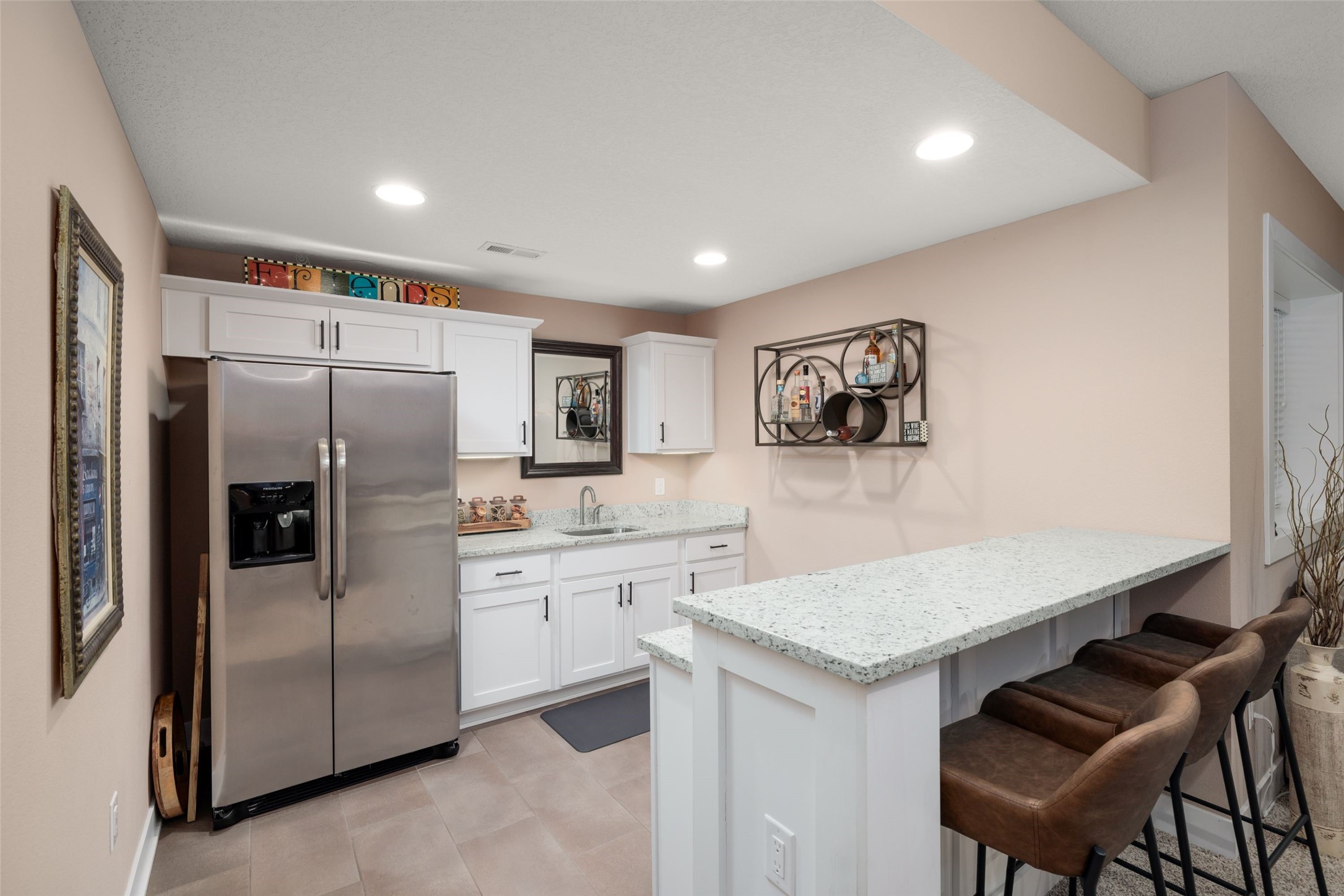 1805 SE Waters Edge Drive