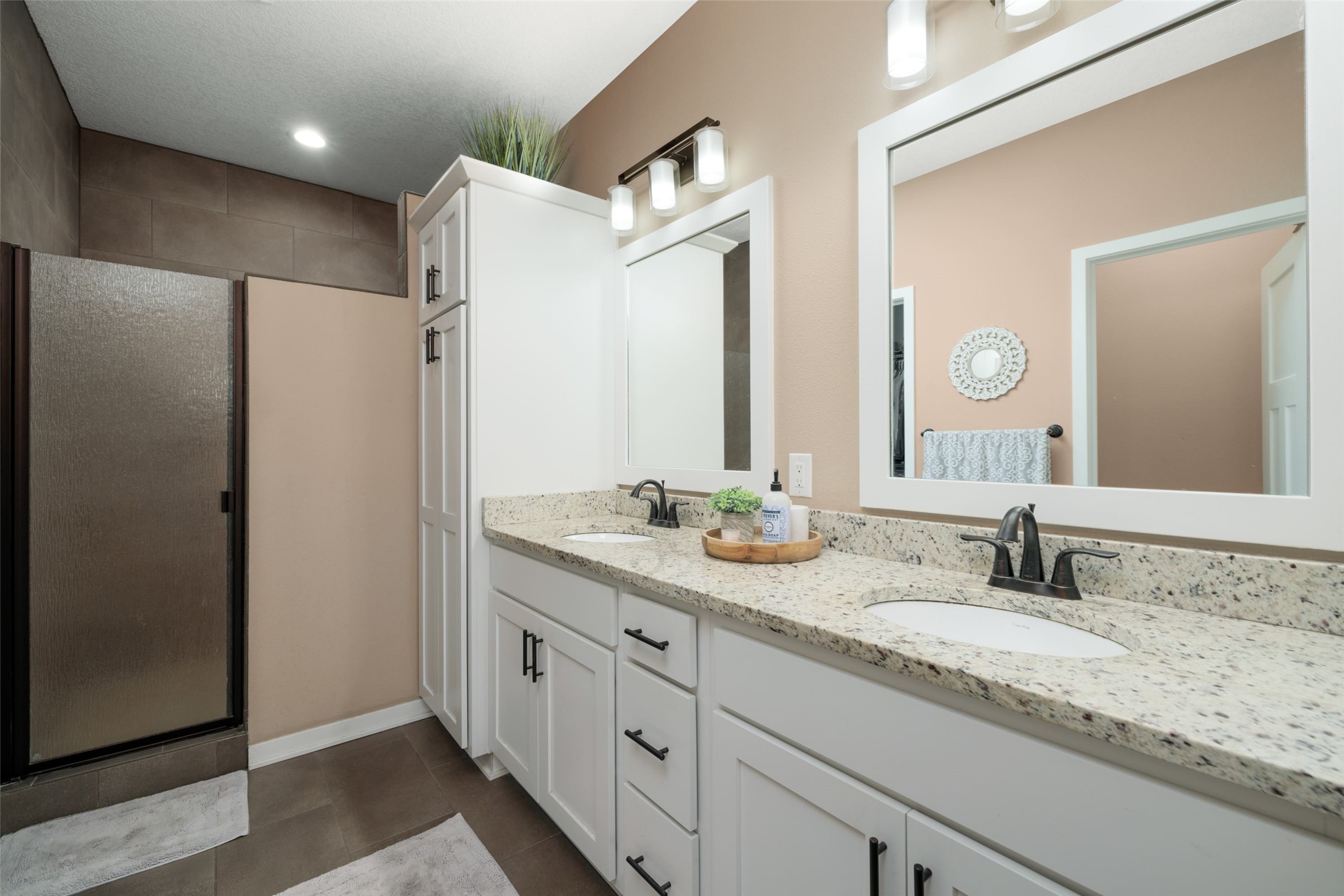 1805 SE Waters Edge Drive