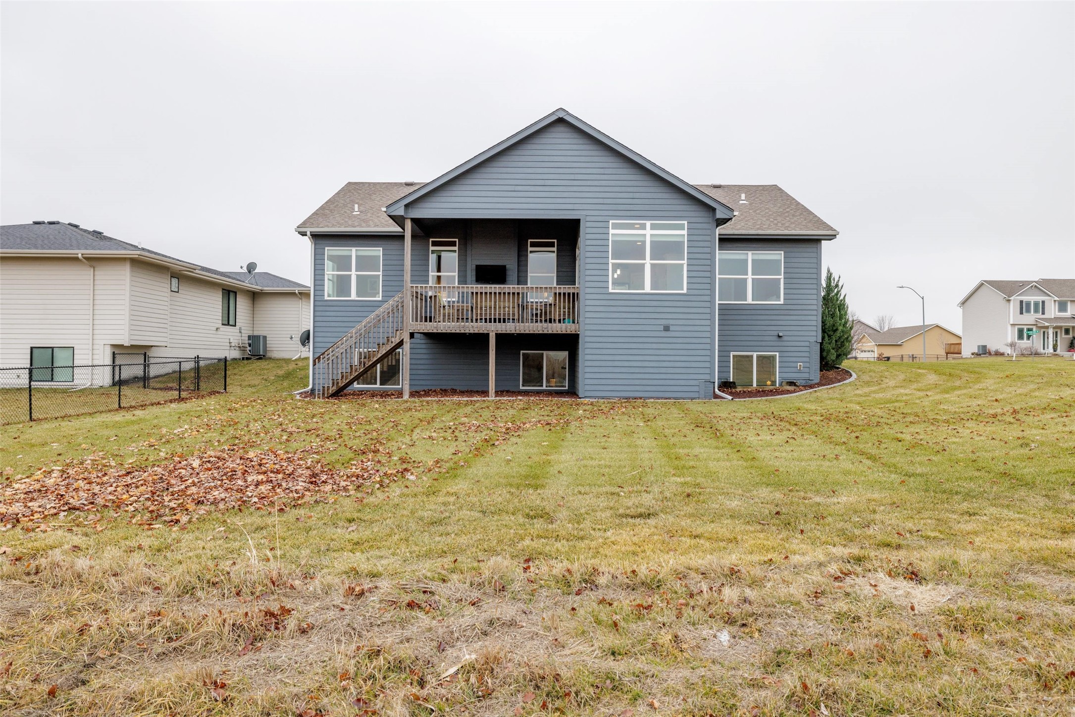 1805 SE Waters Edge Drive