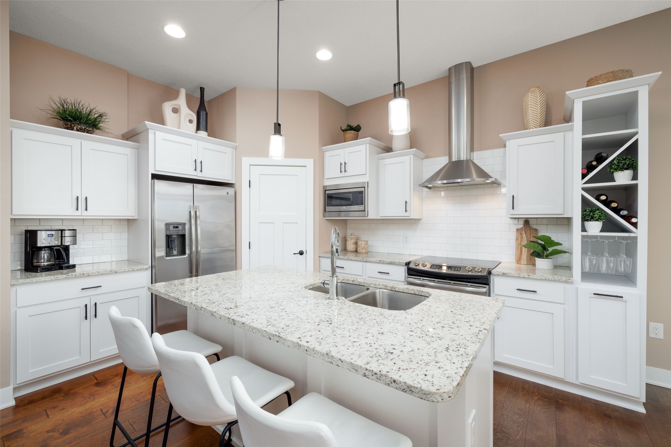 1805 SE Waters Edge Drive