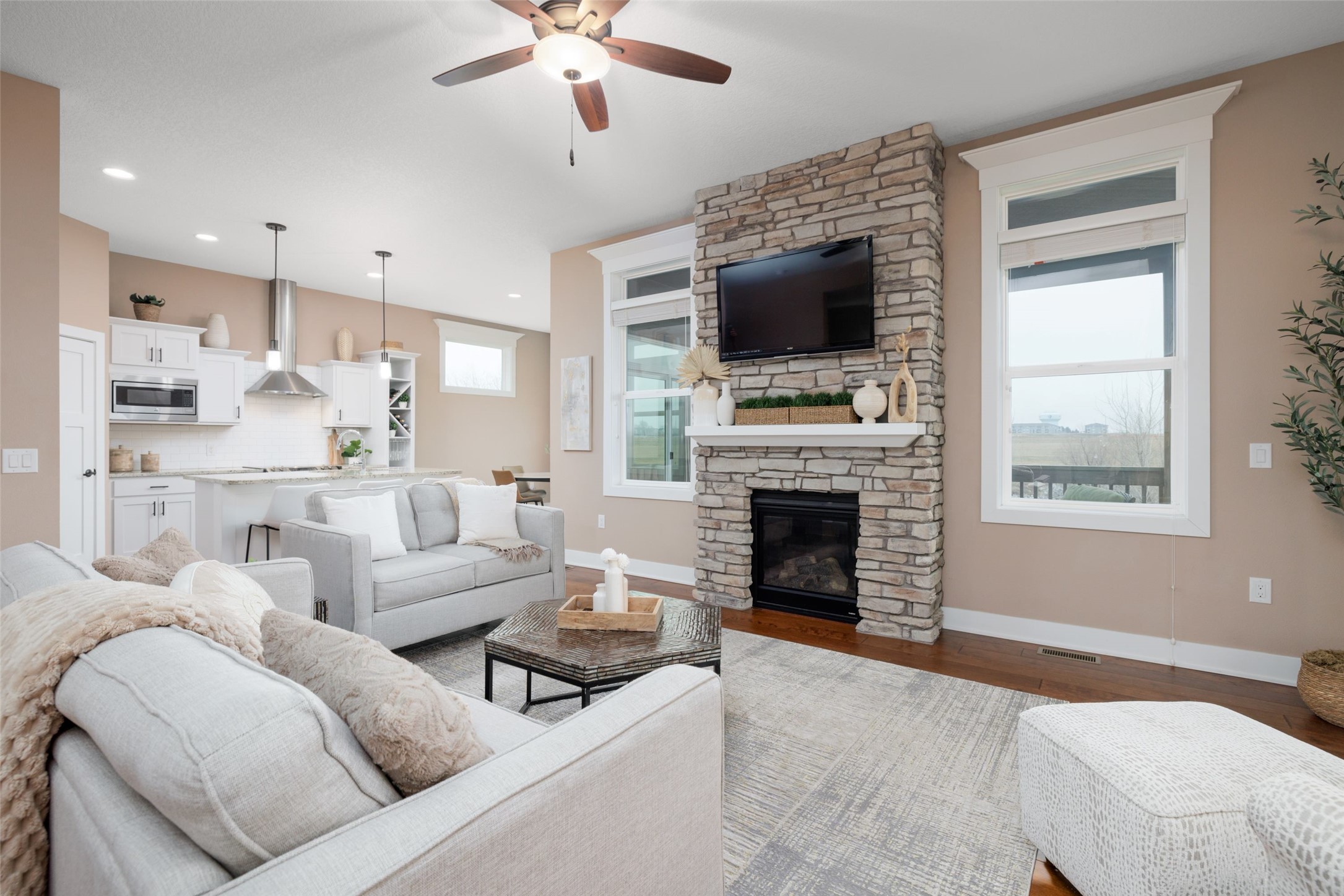 1805 SE Waters Edge Drive