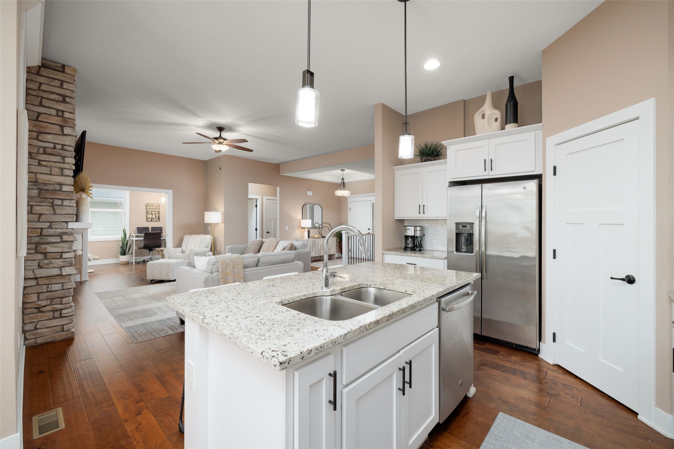 1805 SE Waters Edge Drive