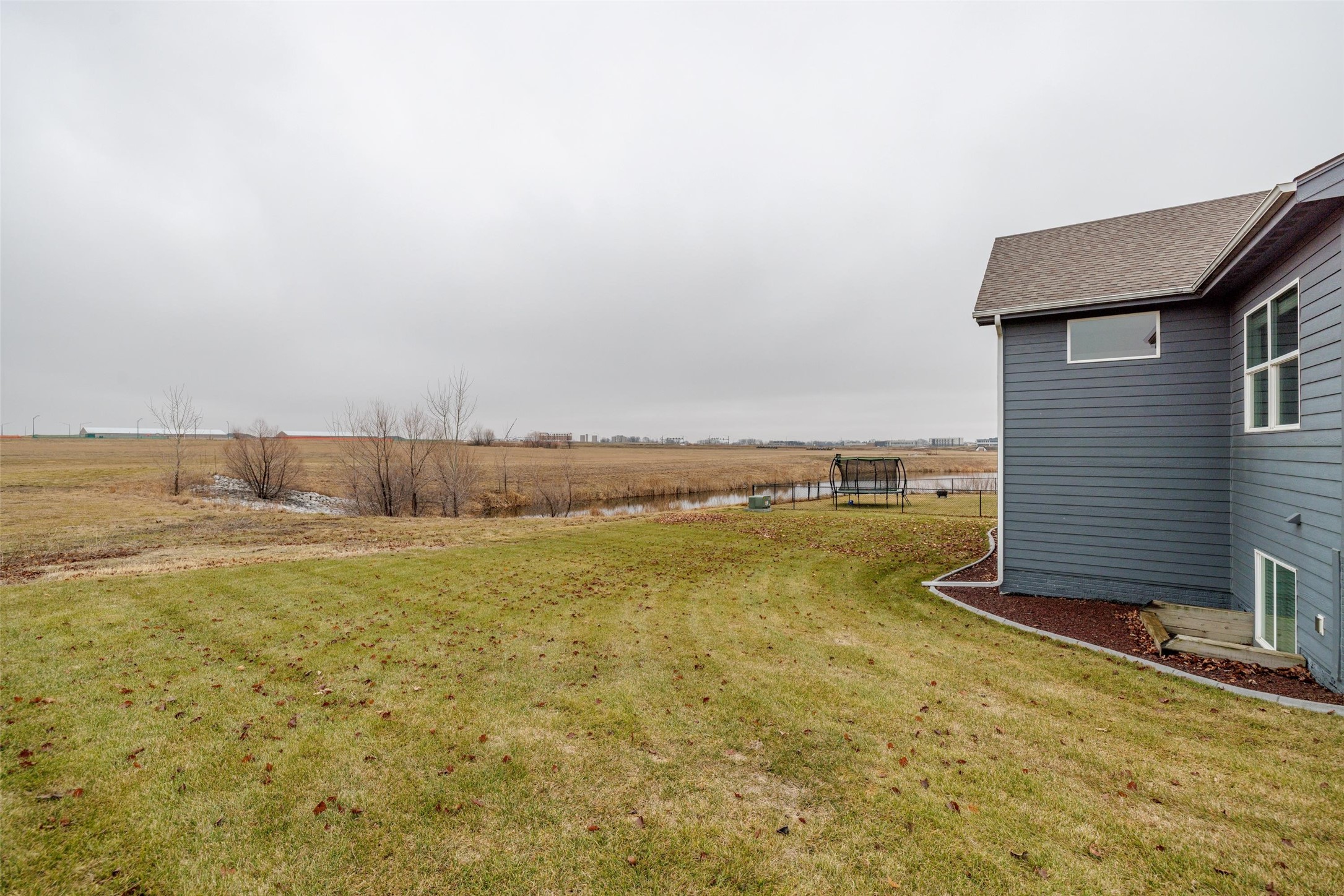 1805 SE Waters Edge Drive