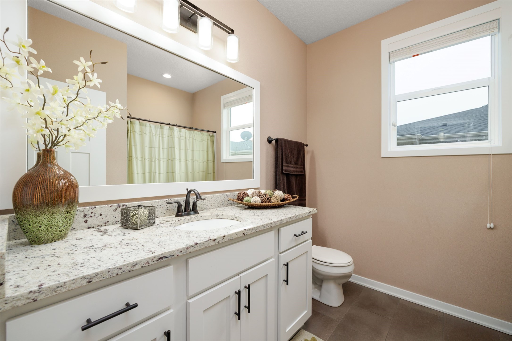 1805 SE Waters Edge Drive