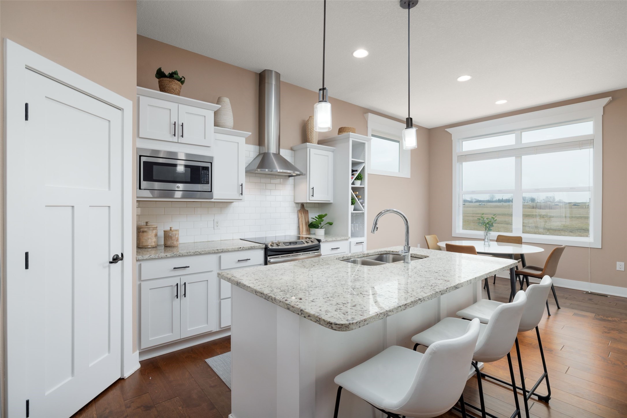 1805 SE Waters Edge Drive