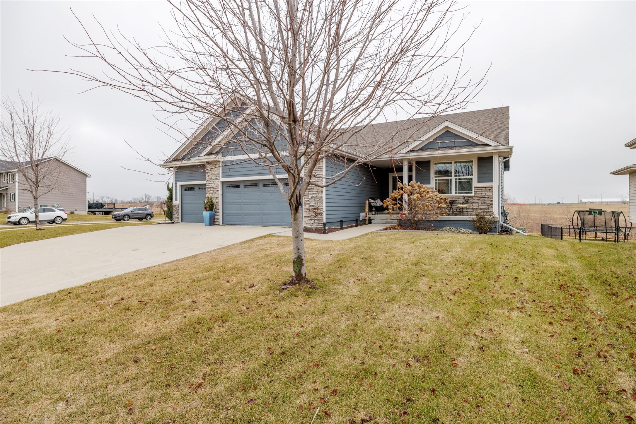 1805 SE Waters Edge Drive