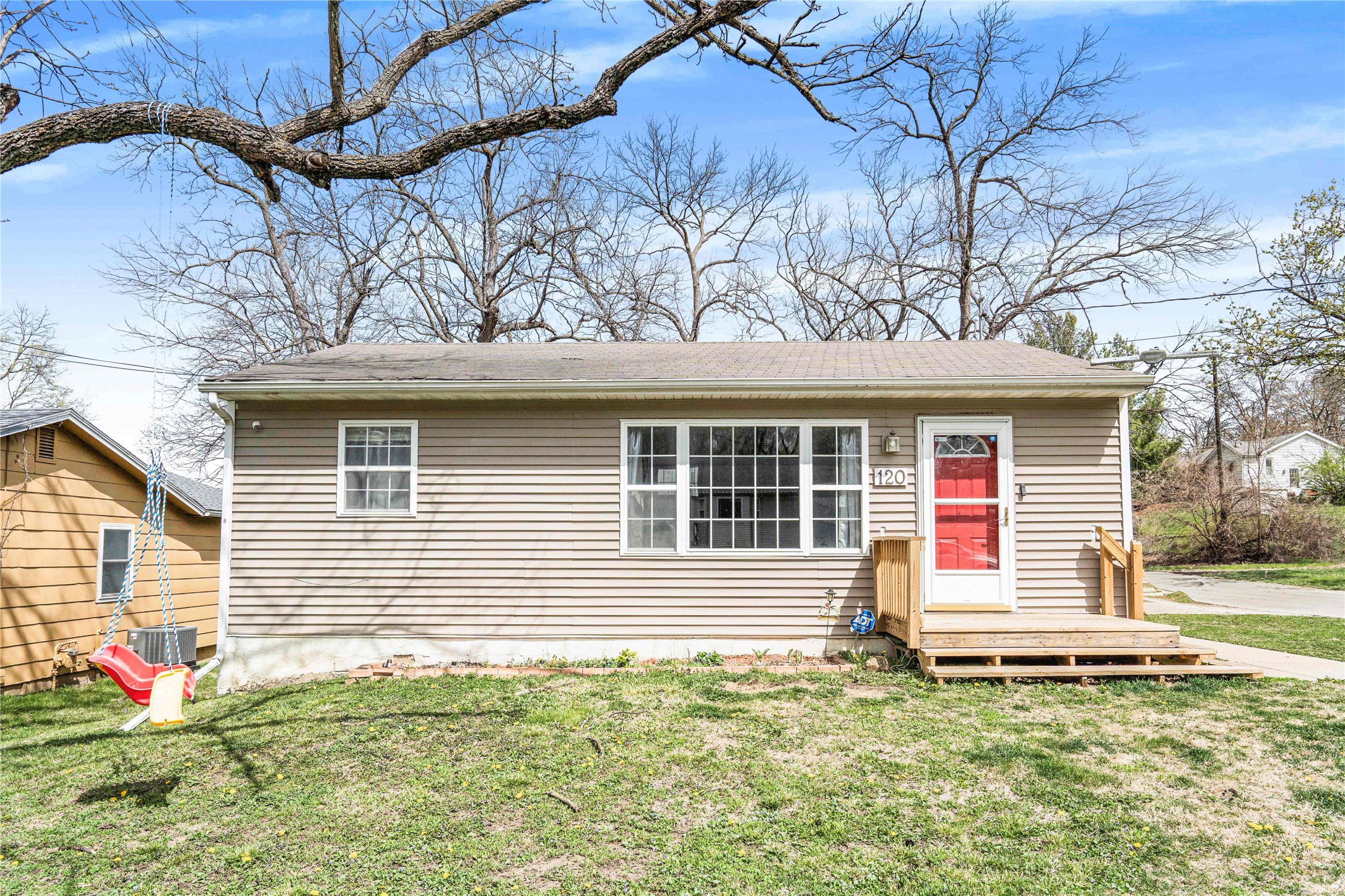120 E Diehl Avenue