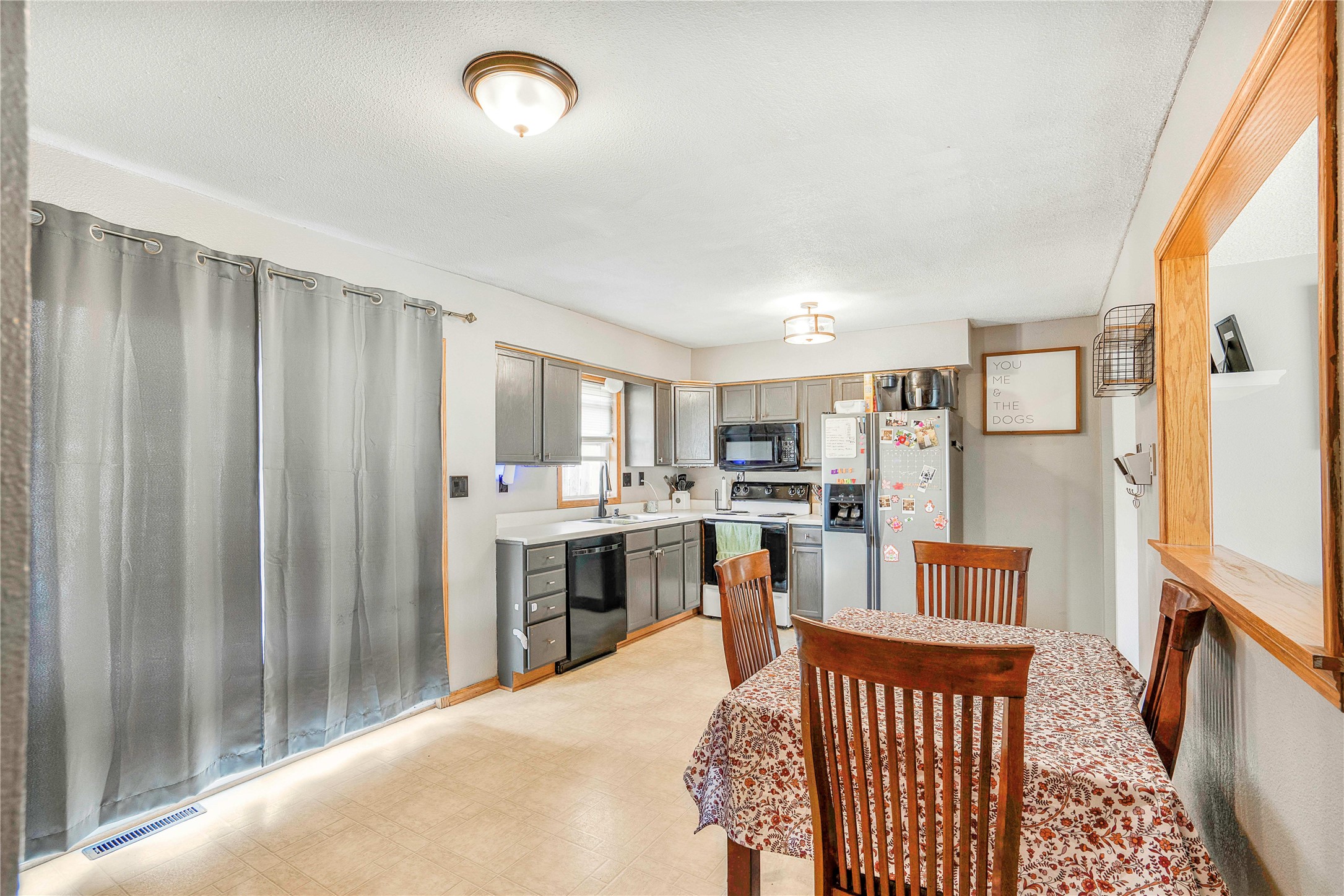 120 E Diehl Avenue