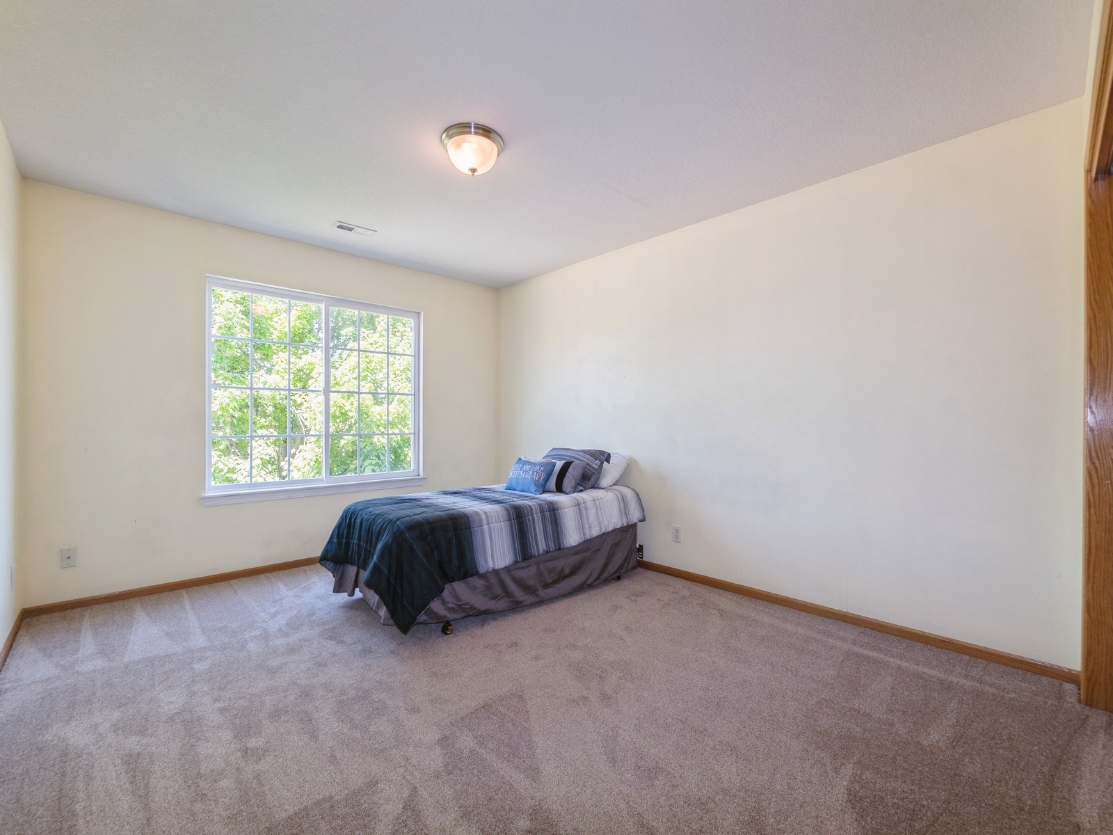 705 SE Whitetail Lane