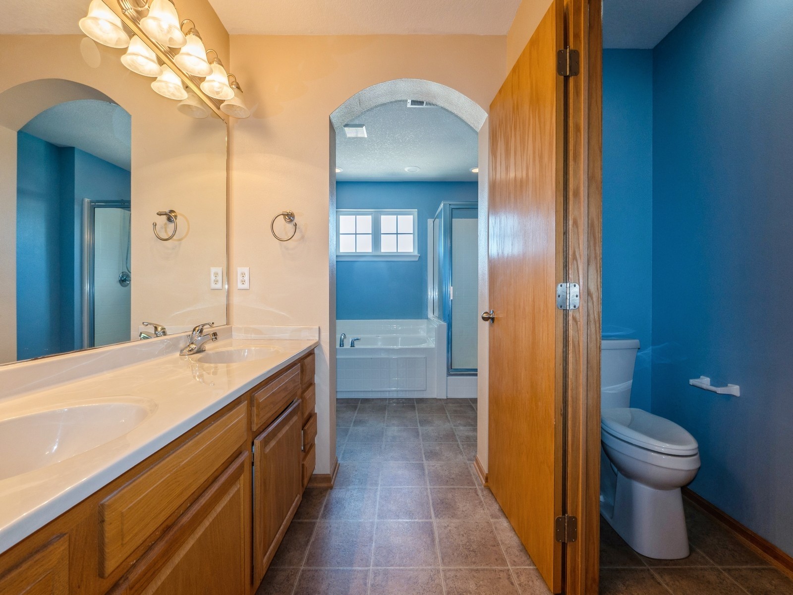 705 SE Whitetail Lane