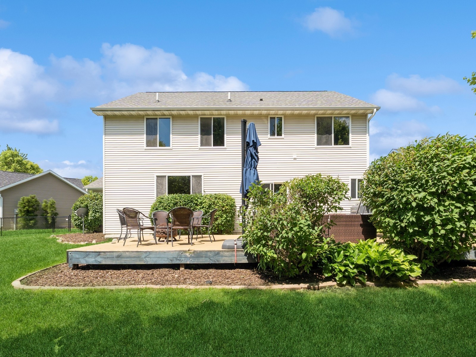 705 SE Whitetail Lane