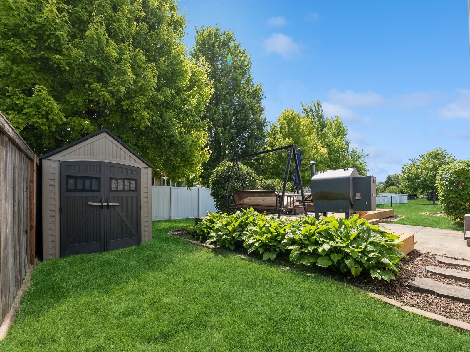 705 SE Whitetail Lane