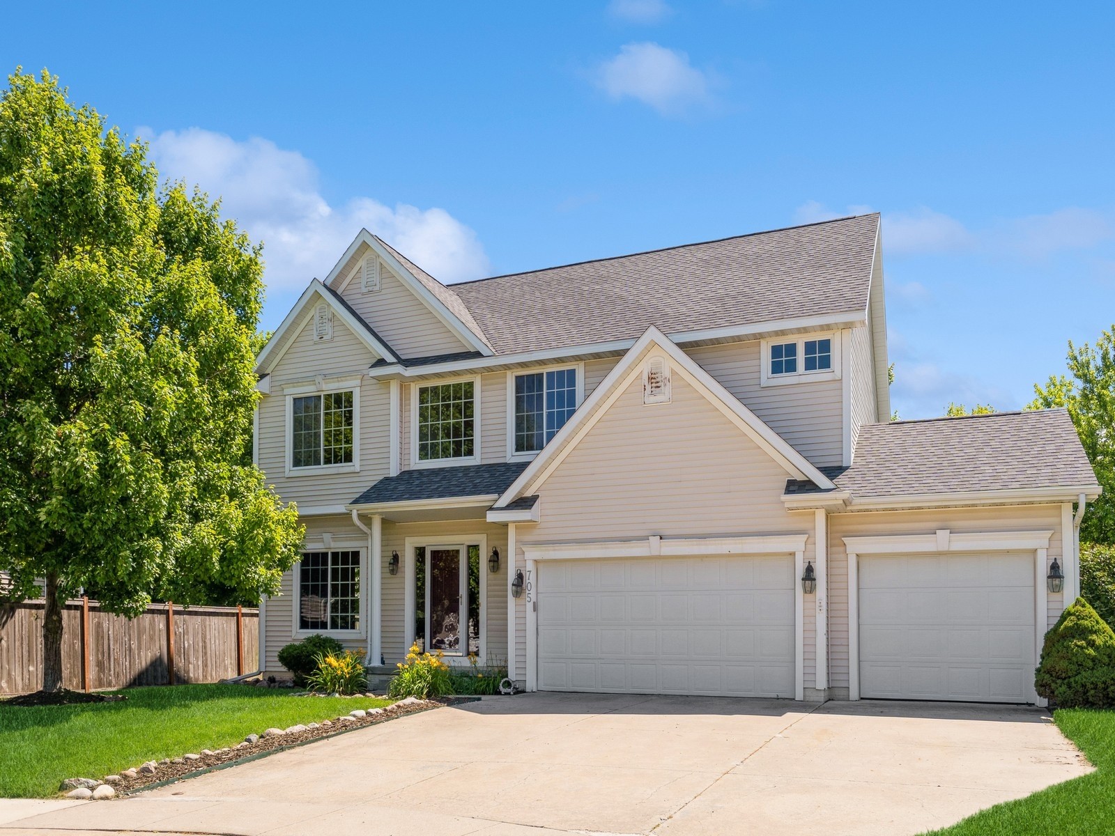 705 SE Whitetail Lane