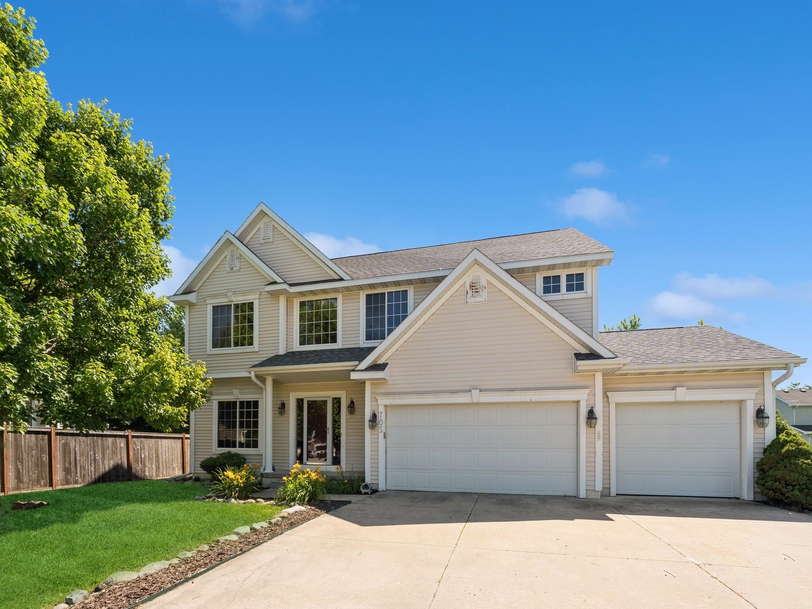 705 SE Whitetail Lane