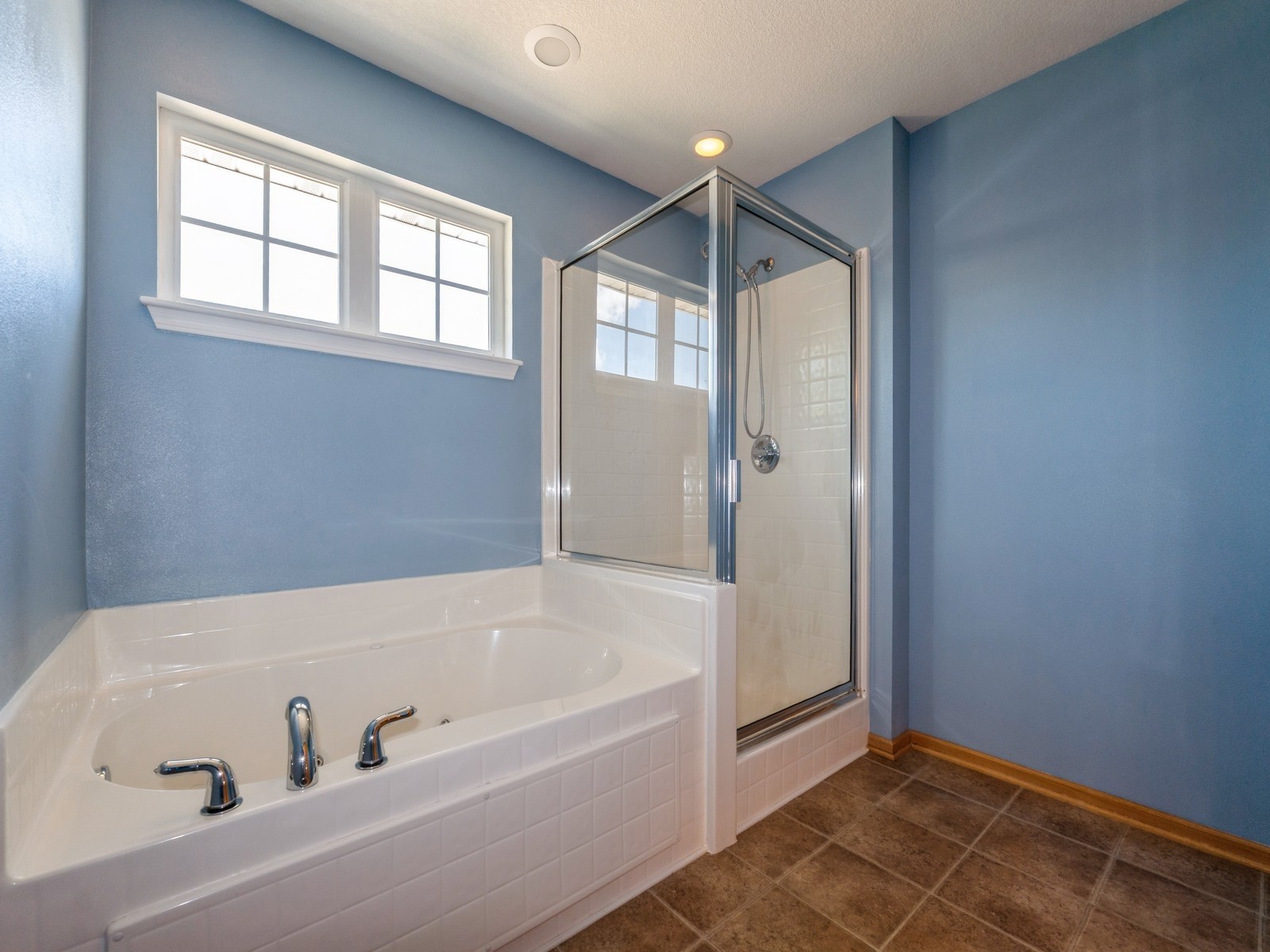 705 SE Whitetail Lane