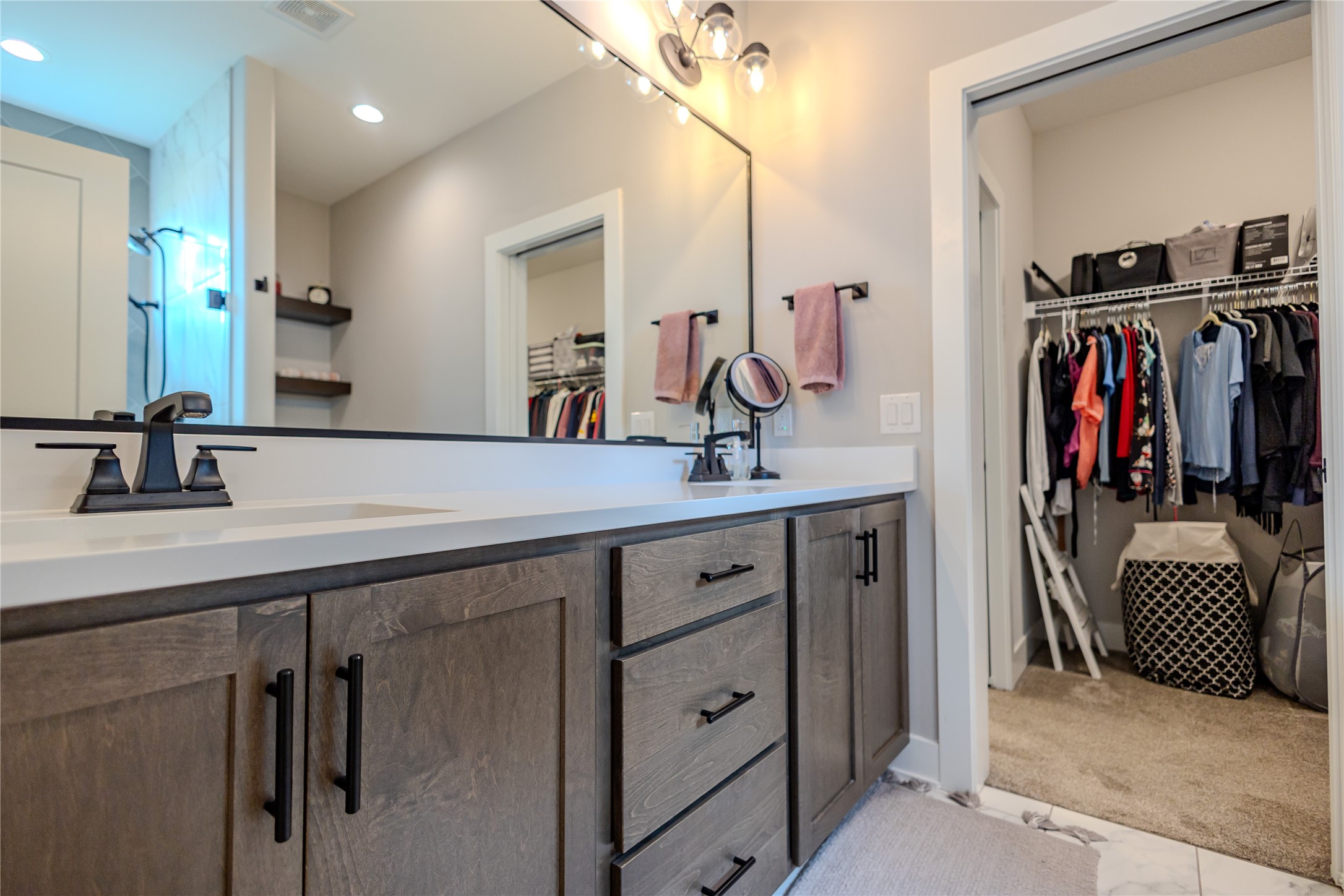 25 NW Valleyview Drive