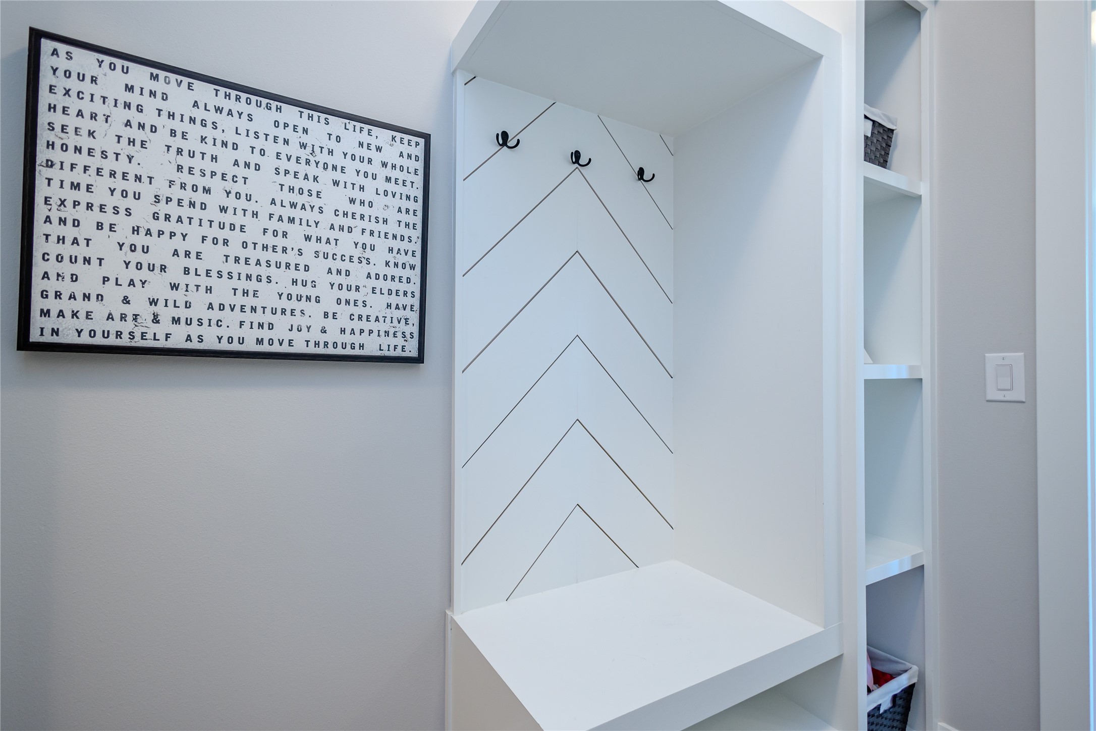 25 NW Valleyview Drive