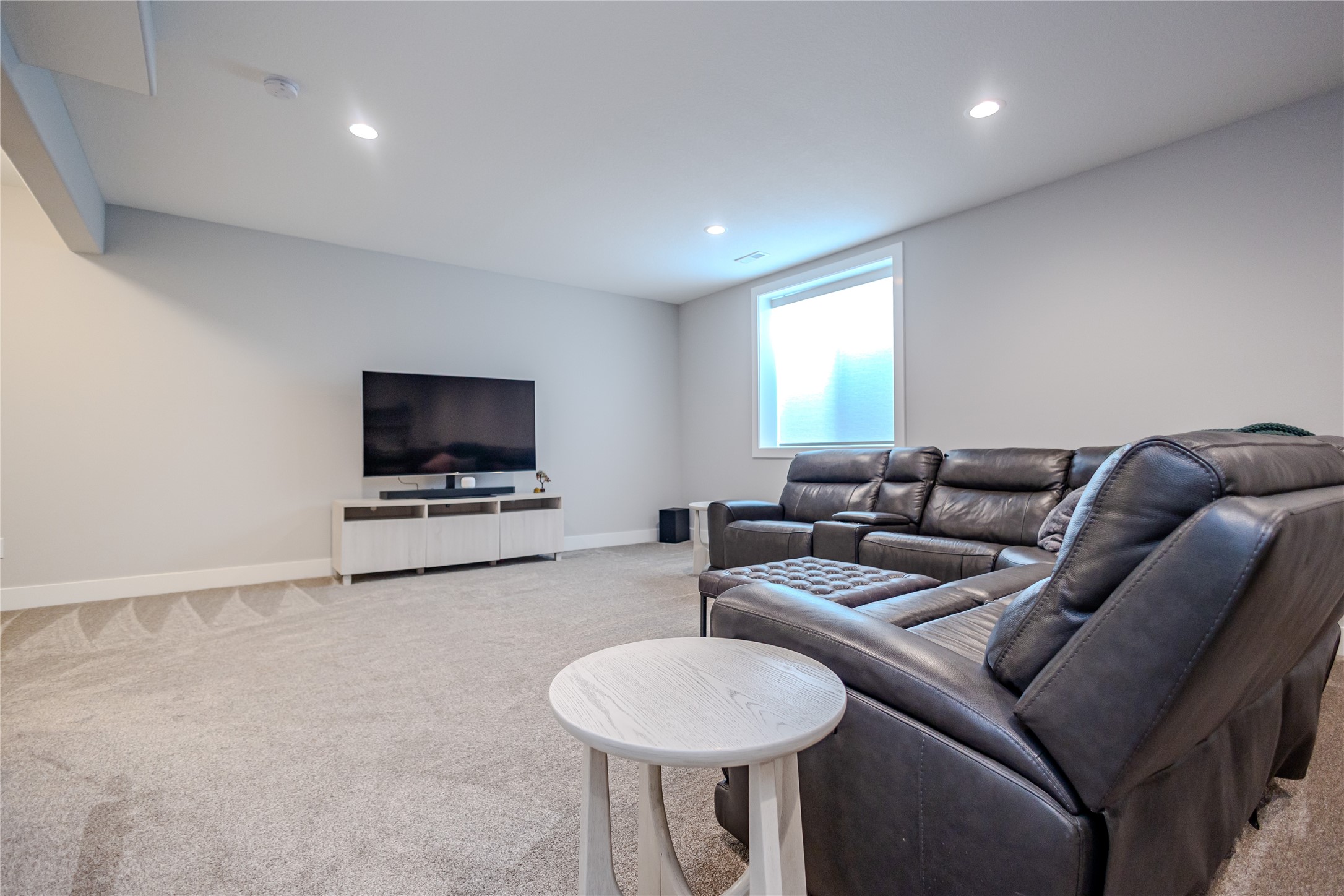 25 NW Valleyview Drive