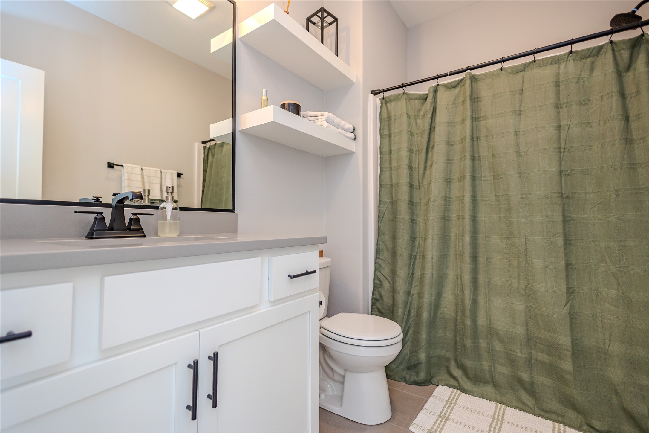 25 NW Valleyview Drive