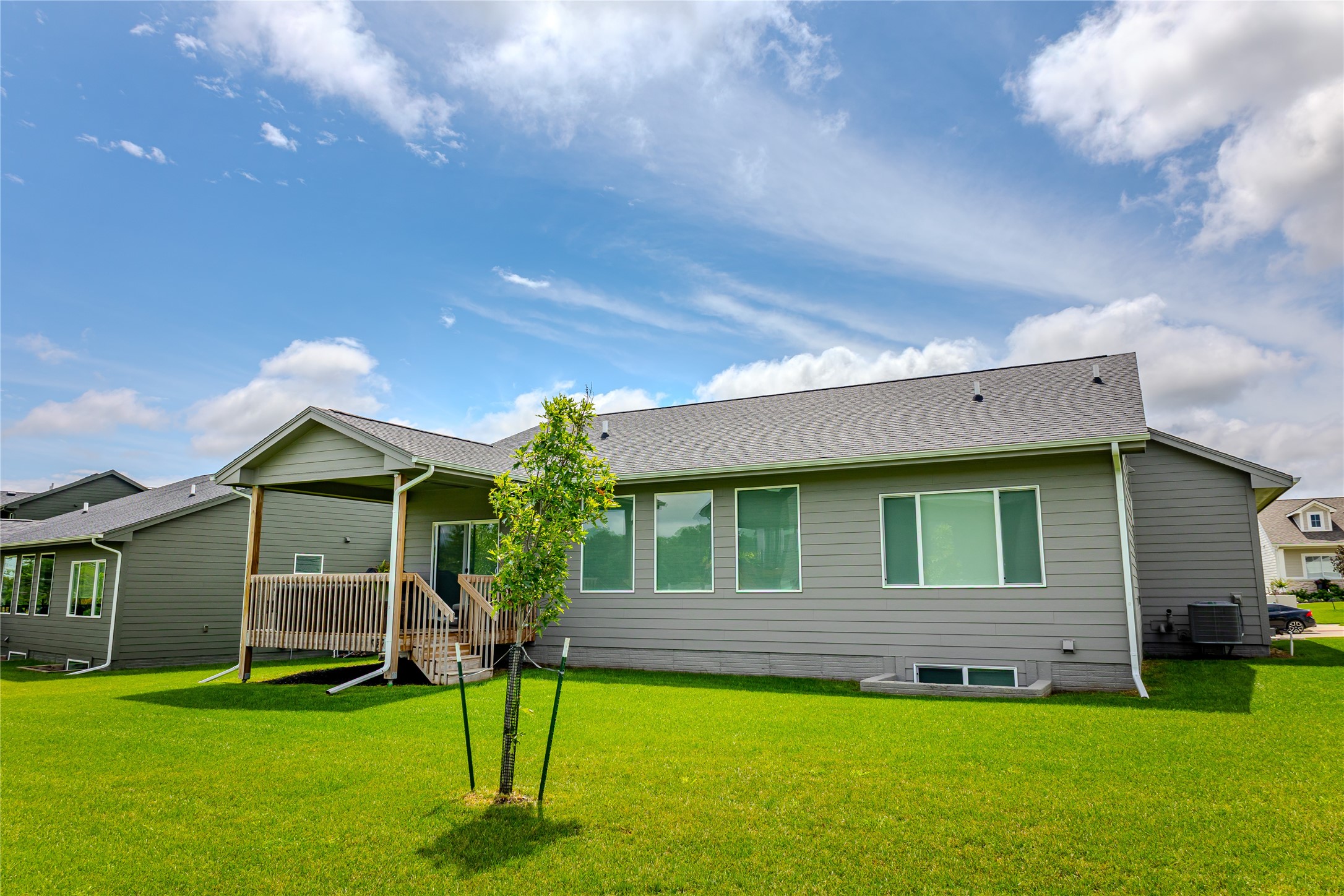 25 NW Valleyview Drive