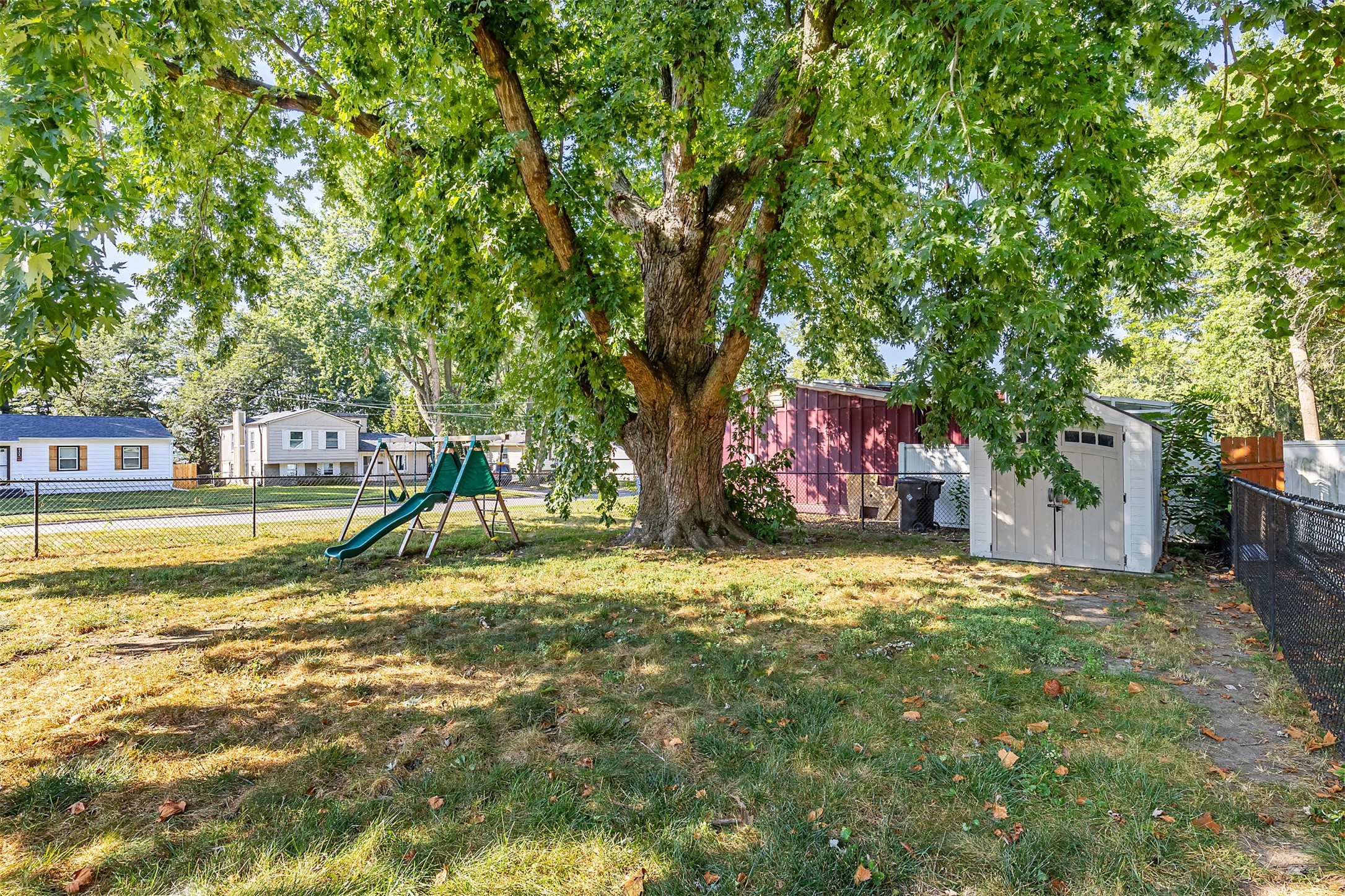3900 Rolling Green Drive