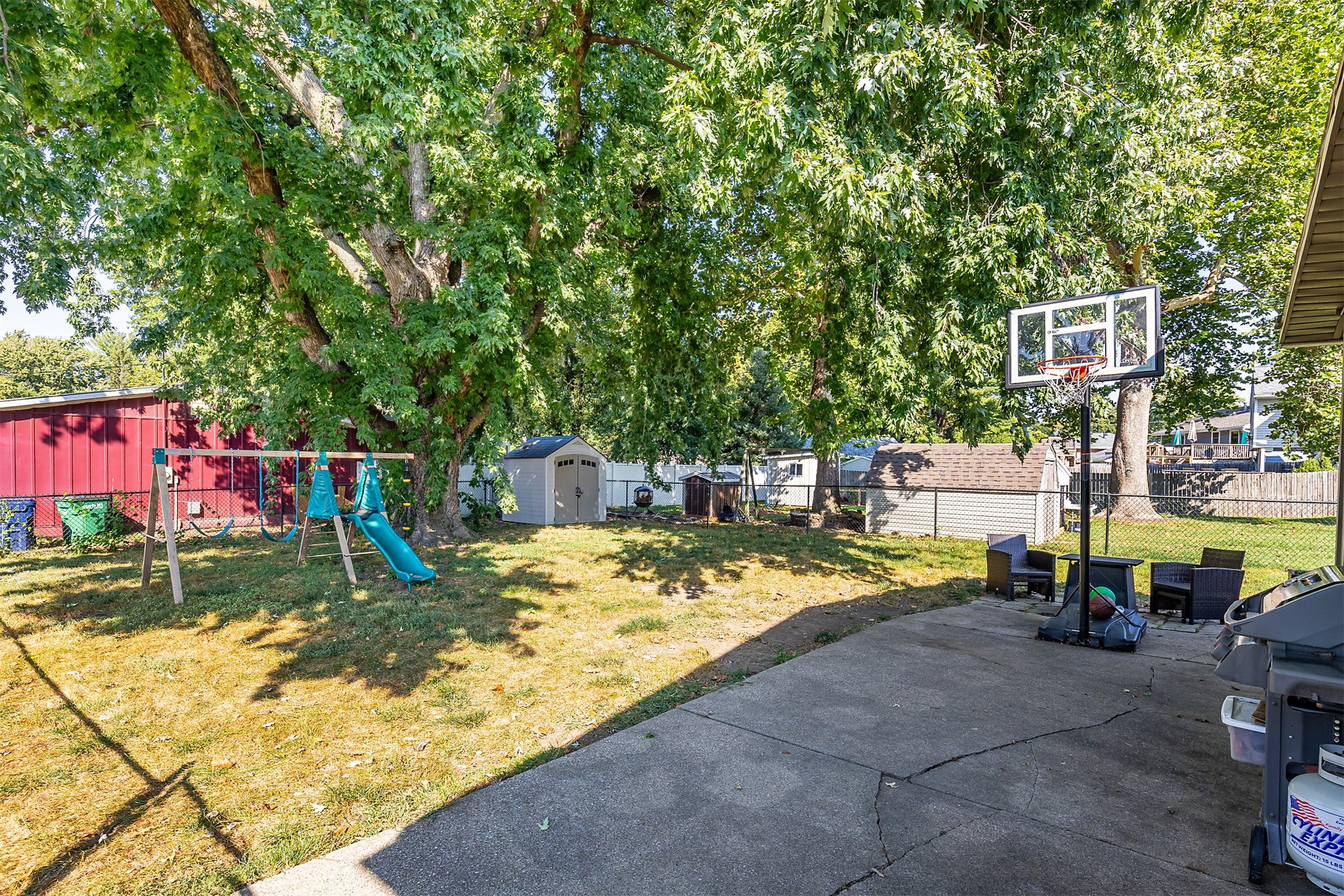 3900 Rolling Green Drive