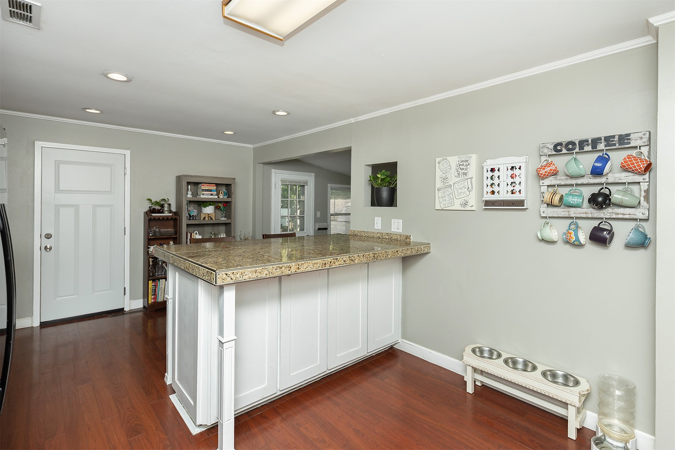 3900 Rolling Green Drive
