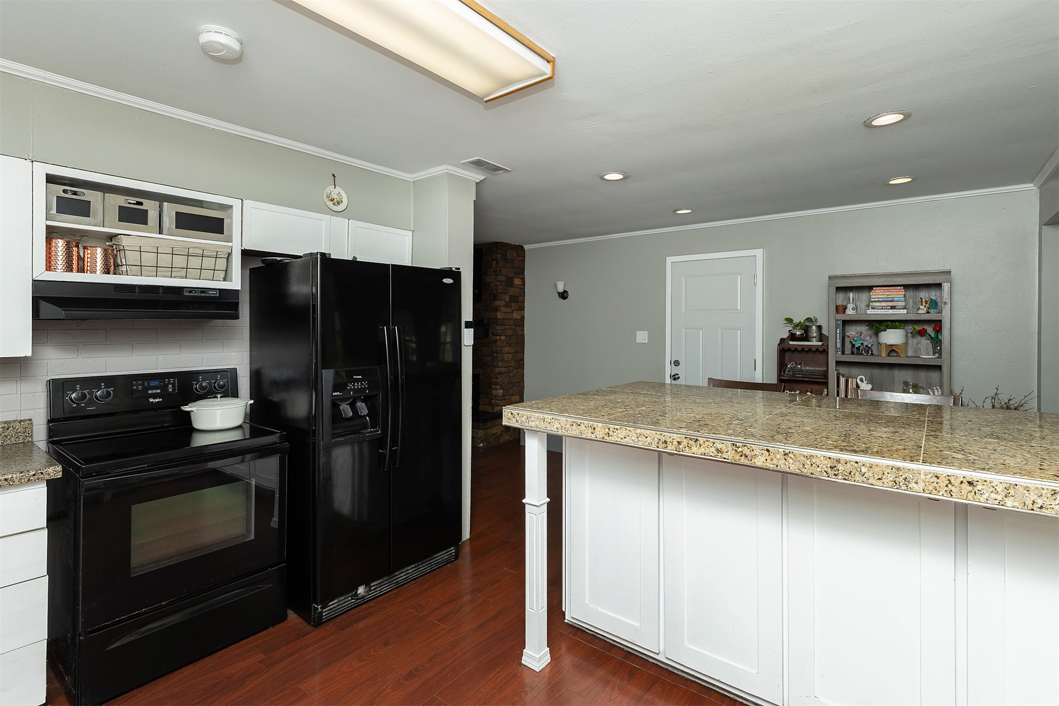 3900 Rolling Green Drive