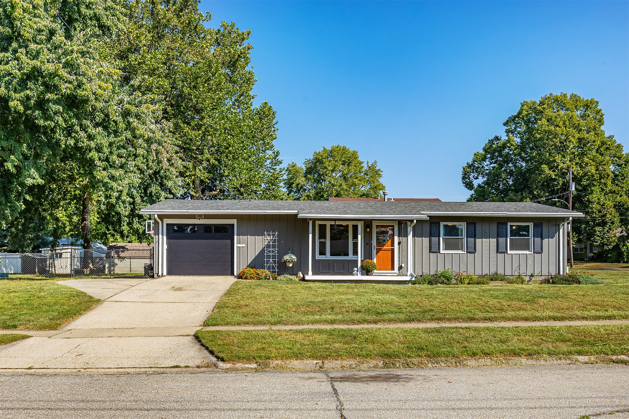 3900 Rolling Green Drive