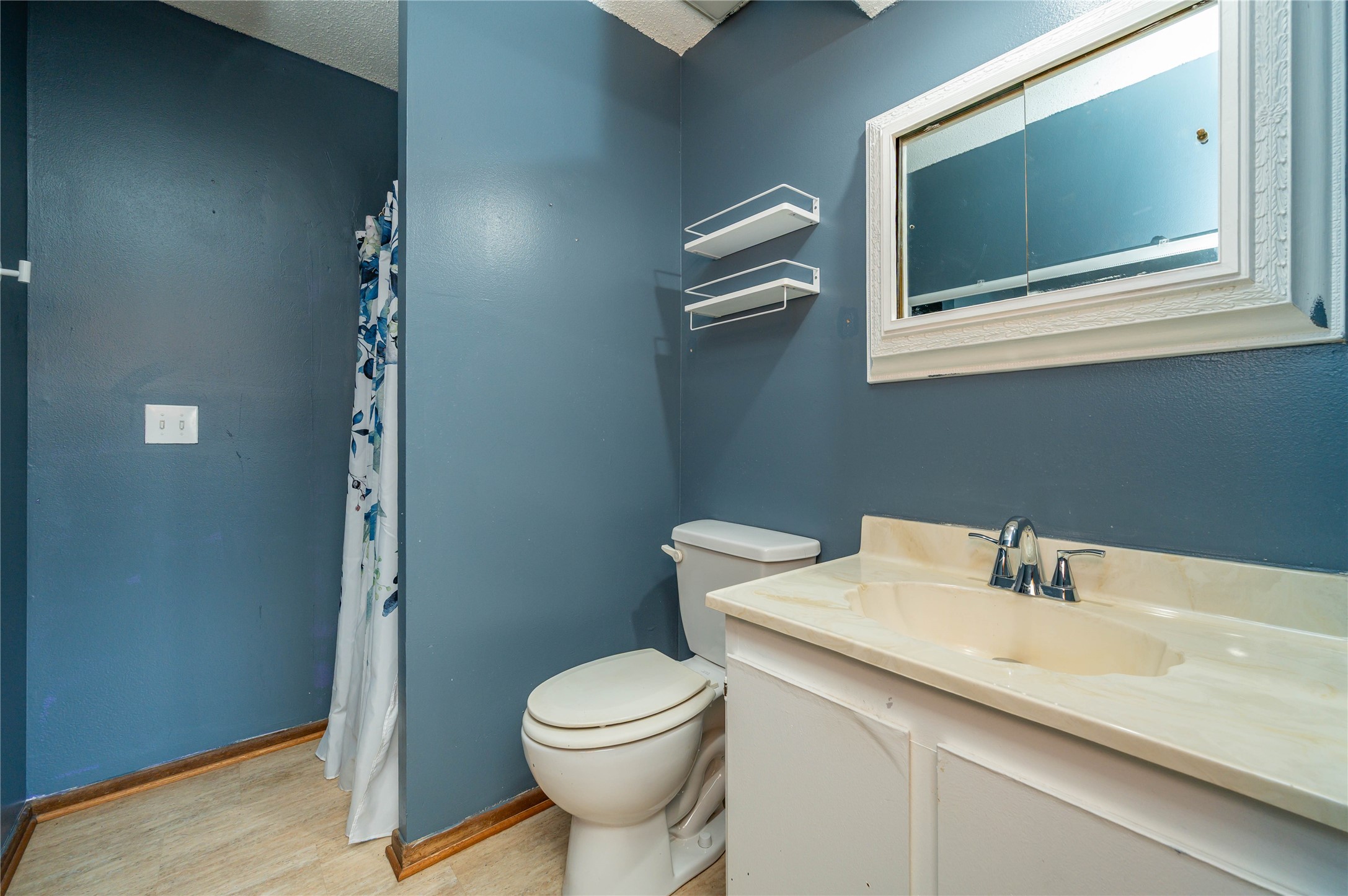 4857 Woodland Avenue 5