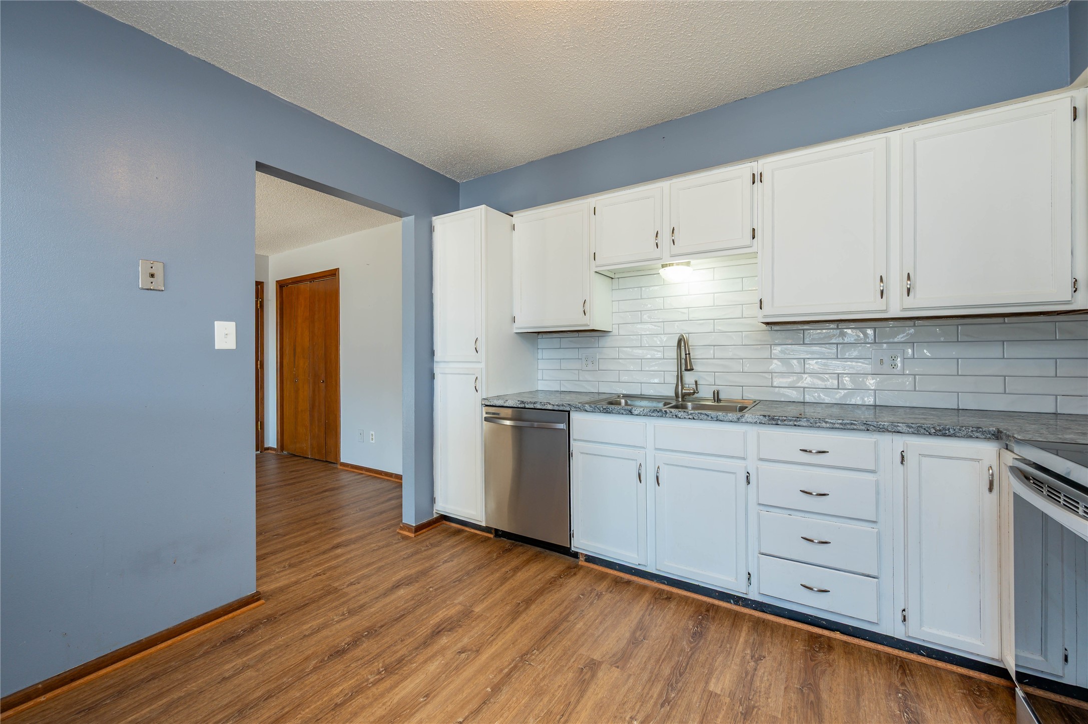 4857 Woodland Avenue 5