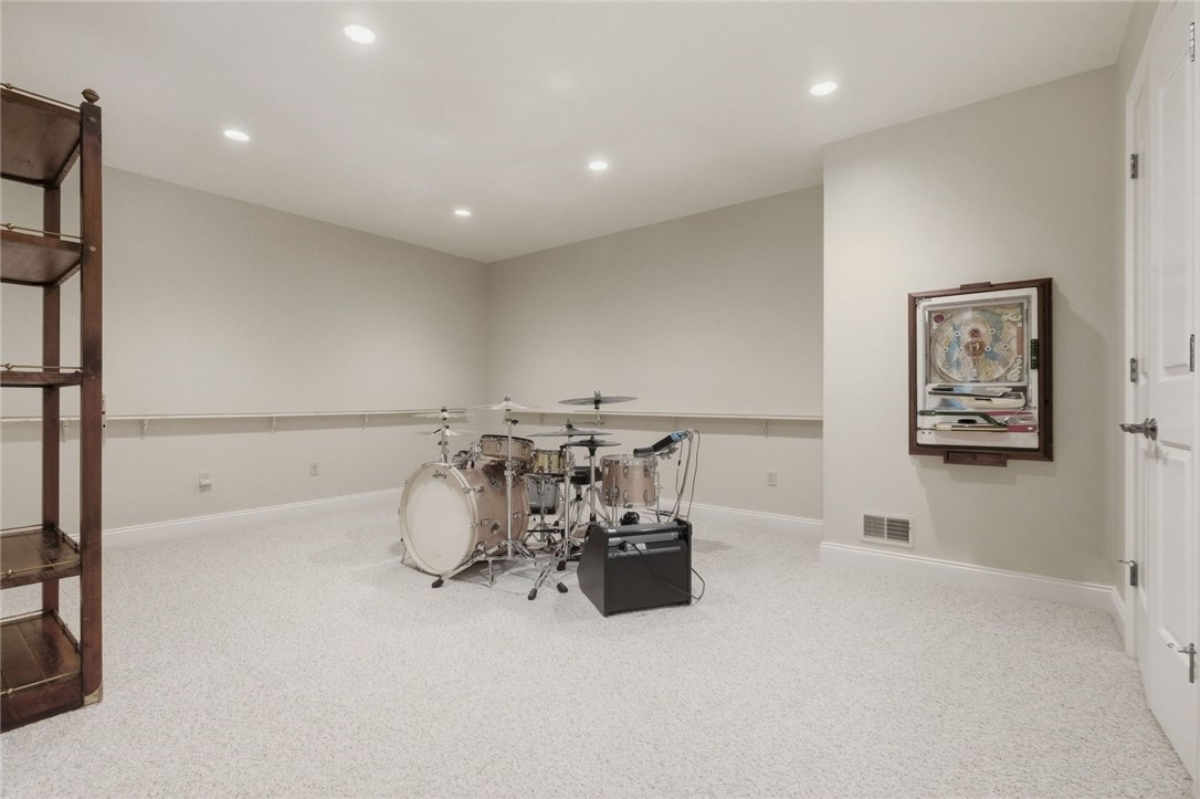 105 Oakwood Road