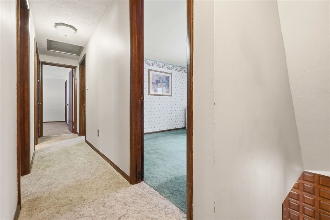 21 W Hillcrest Rd